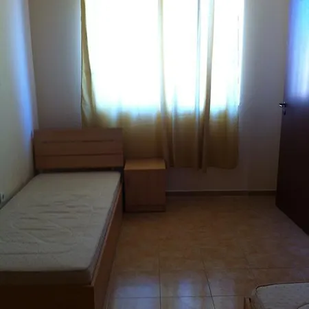 Apartment 5a 5f 6f In Sunny Day1